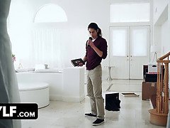 デカチン, 着衣女と全裸男, 顔面騎乗, なめる, 淫乱熟女, 自然山雀, オマンコ, 叫ぶ