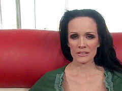 Sucer une bite, Brunette brune, Femme couguar, Tir de sperme, Poilue, Mature, Mère que j'aimerais baiser