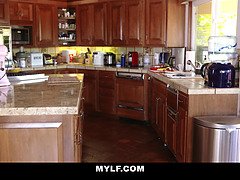 Большая жопа, Большие сиськи, Брюнетки, Постарше, Глубокая глотка, Собачьи, Милф, Натуральные сиськи