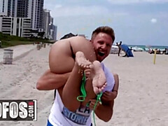 Bikini, Blasen, Spermaladung, Hundestellung, Hd, Muschi, Flotter dreier, Titten