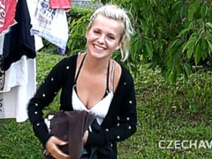 Badkamer, Blond, Handbeurt, Huisgemaakt, Zoenen, Natuurlijke tieten, Geschoren, Tiener