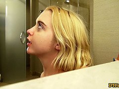 デカ尻, デカチン, フェラチオ, 口内発射, ホテル, 叫ぶ, ガリガリ, ティーン