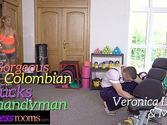 Grosse titten, Blondine, Blasen, Spassig, Sporthalle, Hd, Latina, Orgasmus