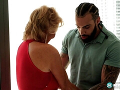 Culo grande, Verga grande, Rubia, Mamada, Corridas, Maduro, Tetas naturales, Tetas