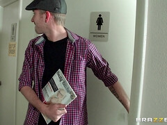 Sunny Lane masturbates in the girls bathroom and does a selfie