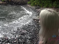 Kate makes it to Hawaii, and you make her cum.