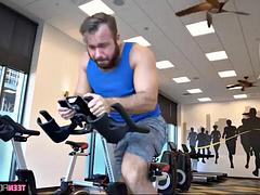 Lieveling, Grote mammen, Pijpbeurt, Handbeurt, Rijpe lesbienne, Moeder die ik wil neuken, Tiener, Tieten likken