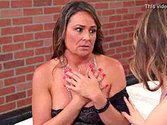 Lesbisch, Masturbation, Milf, Stiefmutter, Jungendliche (18+)