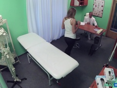 Lécher le cul, Sucer une bite, Médecin, En levrette, Léchez, Bureau, Chatte, Voyeur