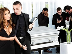 Asiático, Culo grande, Verga grande, Tetas grandes, Morena, Estilo perrito, Interracial, Madres para coger