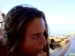 Leie, Strand, Grosse titten, Bikini, Braunhaarige, Vollbusig, Pummelig, Pov