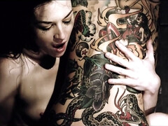 Brunette brune, Lesbienne, Belle mère