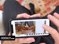 18 ans, Arabe, Homme nu et filles habillées, Branlette thaïlandaise, Interracial, Pov, Rasée, Tabou