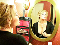 Slaapkamer, Blond, Brillen, Handschoenen, Reusachtig, Masturbatie, Rijpe lesbienne, Buiten