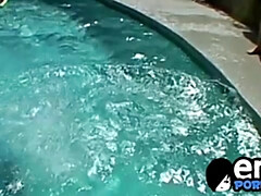 Grosse bite, Sucer une bite, Emocore, Homosexuelle, Masturbation, De plein air, Piscine, Plan cul à trois