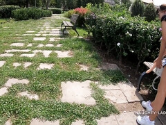 Grosse titten, Vollbusig, Flashen, Milf, Natürlichen titten, Im freien, Öffentlich, Spielzeuge