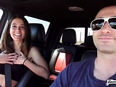 Grote kont, Grote lul, Bruinharig, Auto, Hondjeshouding, Natuurlijke tieten, Tiener, Tieten likken