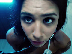 舐める尻, フェラチオ, 茶髪の, 顔射, なめる, メイド, オマンコ, タトゥー