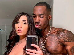 Arsch, Schwarz, Blasen, Braunhaarige, Hundestellung, Handjob, Interrassisch, Jungendliche (18+)