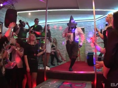 Blonde, Sucer une bite, Européenne, Fétiche, Groupe, Interracial, Lingerie, Réalité