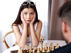 18 ans, Anal, Gros cul, Sucer une bite, Brunette brune, En levrette, Seins naturels, Nénés