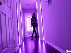 18 ans, Cul, Noire, Queue, Seins naturels, Chatte, Cheveux courts, Jarretelles