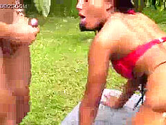 Sucer une bite, Brunette brune, Partouze, Fille latino, Adolescente