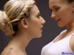 Большие сиськи, Брюнетки, Чешки, Массаж, Натуральные сиськи, Масло, Киски, Сиськи