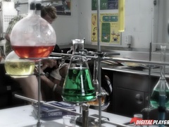 Жопа, Большие сиськи, Семяизвержение, Собачьи, Огромные размеры, Лесбиянка, Лизание, На природе