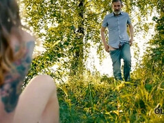 Stellung 69, Arsch, Grosser arsch, Grosse titten, Paar, Lecken, Im freien, Muschi