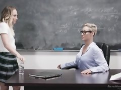 舐める尻, ブロンド, 指いじり, レズビアン, なめる, オマンコ, 教師, ティーン