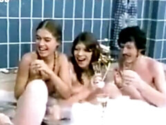 Amateur, Clásico, Penetracion con dedos, Grupo, Lamidas, Fiesta, Retro, Adolescente