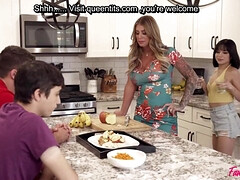 フォアサム, 手コキする, ハードコア, 自家製, 下着, 淫乱熟女, 小柄, ティーン