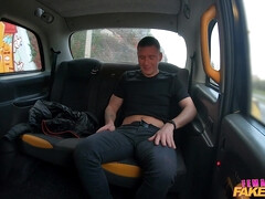 Tetas grandes, Mamada, Coche, Estilo perrito, Monstruo, Al aire libre, Coño, Medias largas