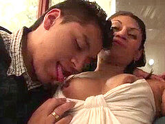 Брюнетки, Латиноамериканки, Втроем