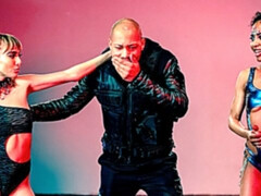 Zwart, Blond, Pijpbeurt, 1 man 2 vrouwen, Handbeurt, Tatoeage, Tiener, Trio