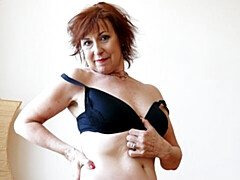 Amateur, Gros seins, Rondelette, Doigter, Masturbation, Mature, Rousse roux, Cheveux courts