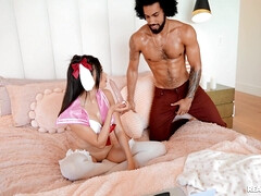 Chambre à dormir, Grosse bite, Gros seins, Brunette brune, Piercing, Chatte, Tatouage, Jouets