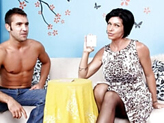 Grosser arsch, Grosser schwanz, Grosse titten, Blasen, Braunhaarige, Hundestellung, Milf, Titten