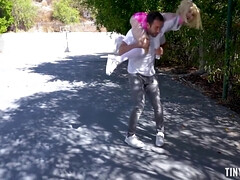 お尻, フェティッシュ, 手コキする, ハメ撮り, 剃毛, ガリガリ, タトゥー, ティーン