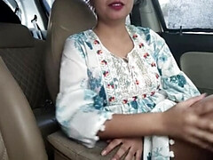 18 años, Asiático, Belleza, Coche, Pajear, Público, Seducido, Chupando