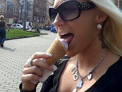 Enthousiasteling, Blond, Pijpbeurt, Hondjeshouding, Vingeren, Geschoren, Mager, Tiener