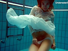 18, 素人, チェコ, 女, 公共, ティーン, オッパイの, 水中