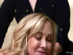 Blond, Bruinharig, Rondborstig, Universiteit, Klein, Realiteit, Tatoeage, Tieten likken