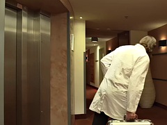 Grosser schwanz, Blasen, Braunhaarige, Spermaladung, Hardcore, Hotel, Jungendliche (18+), Titten