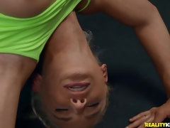 Rubia, Brutal, Linda, Garganta profunda, Flexible, Gimnasio, Besar, Lamidas