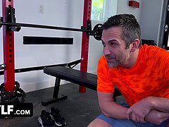 Américain, Grosse bite, Gros seins, Noire, Gorge profonde, En levrette, Léchez, Chatte