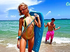 Strand, Blondine, Blasen, Spermaladung, Handjob, Öffentlich, Rasiert, Jungendliche (18+)