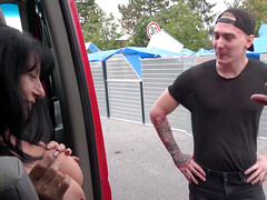 Hinter den kulissen, Schwarz, Hundestellung, Masturbation, Natürlichen titten, Muschi, Rasiert, Rock