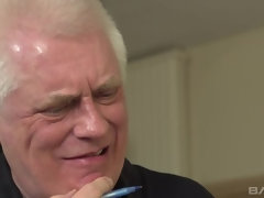 18 jahre, Braunhaarige, Spermaladung, Aufs gesicht abspritzen, Jungendliche (18+)